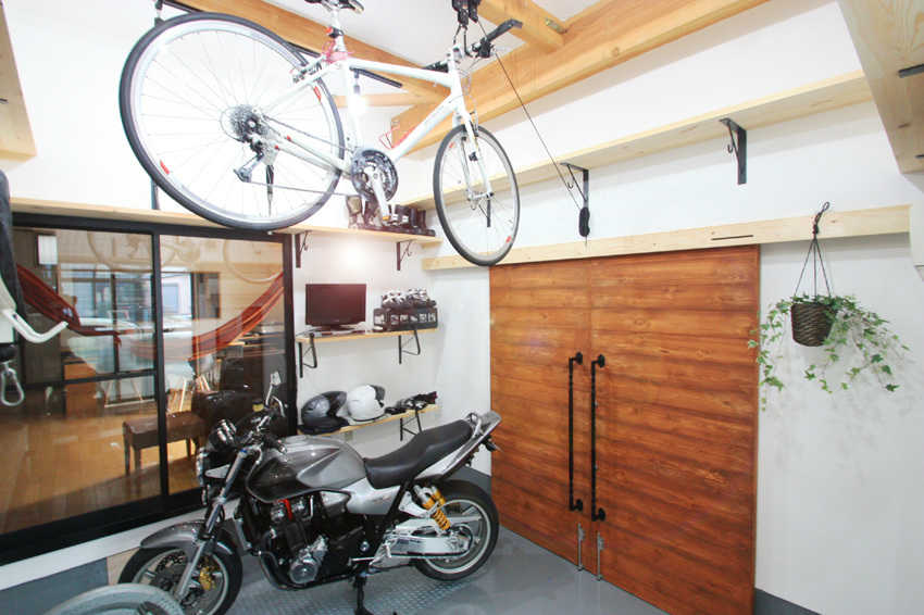 ガレージハウスの家